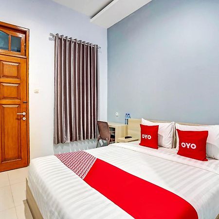 Oyo 90891 Parang Kusumo Residence Krembangan Zewnętrze zdjęcie