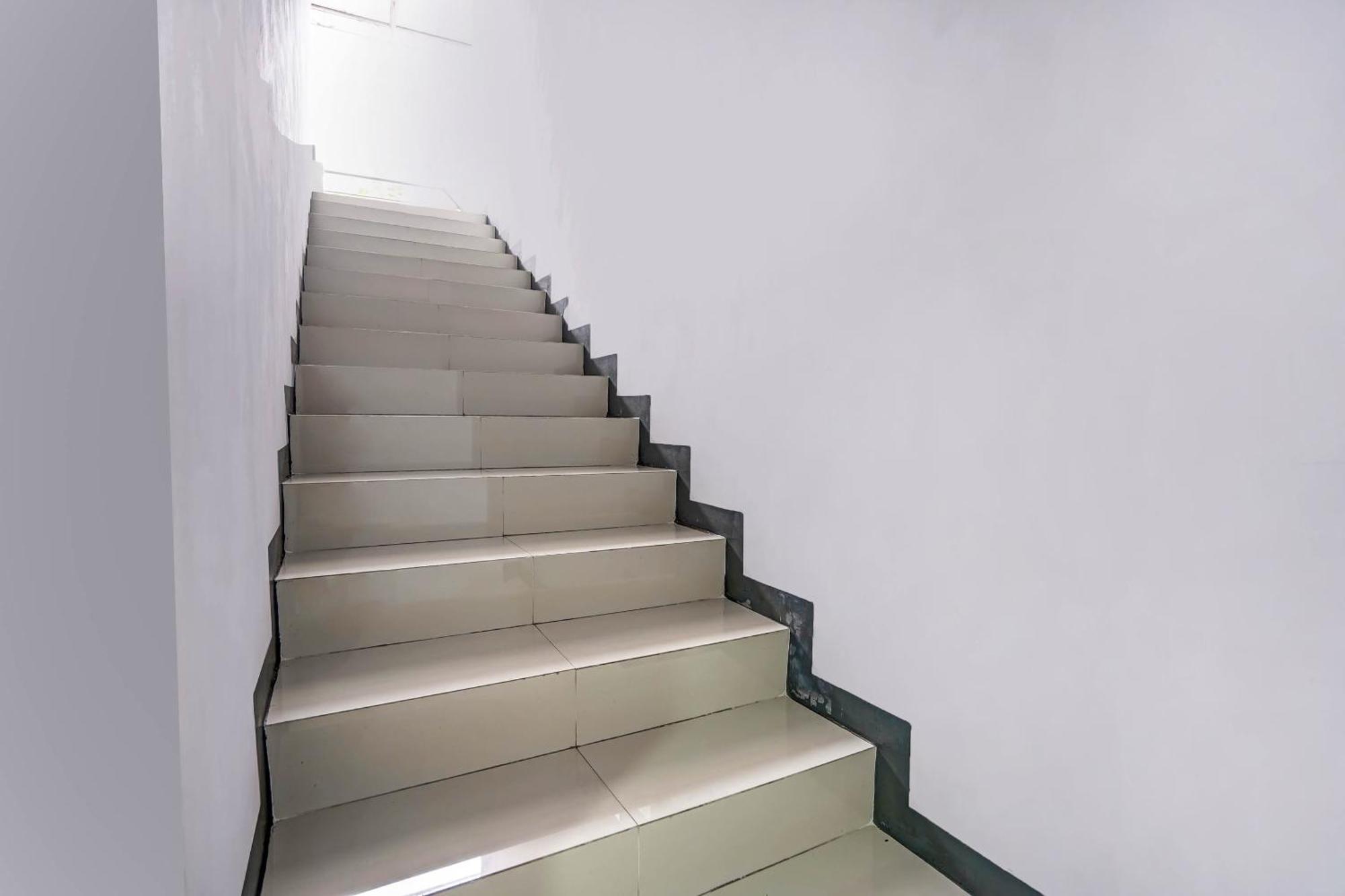 Oyo 90891 Parang Kusumo Residence Krembangan Zewnętrze zdjęcie