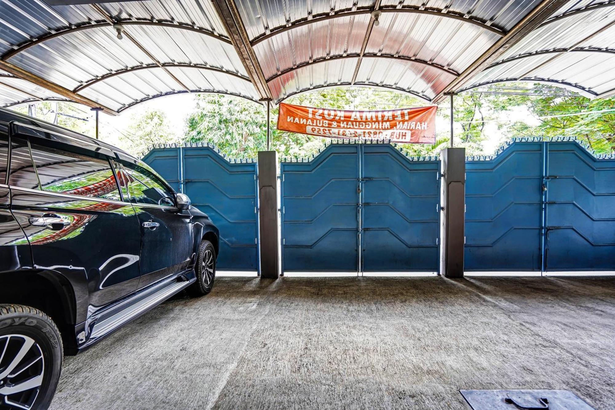 Oyo 90891 Parang Kusumo Residence Krembangan Zewnętrze zdjęcie